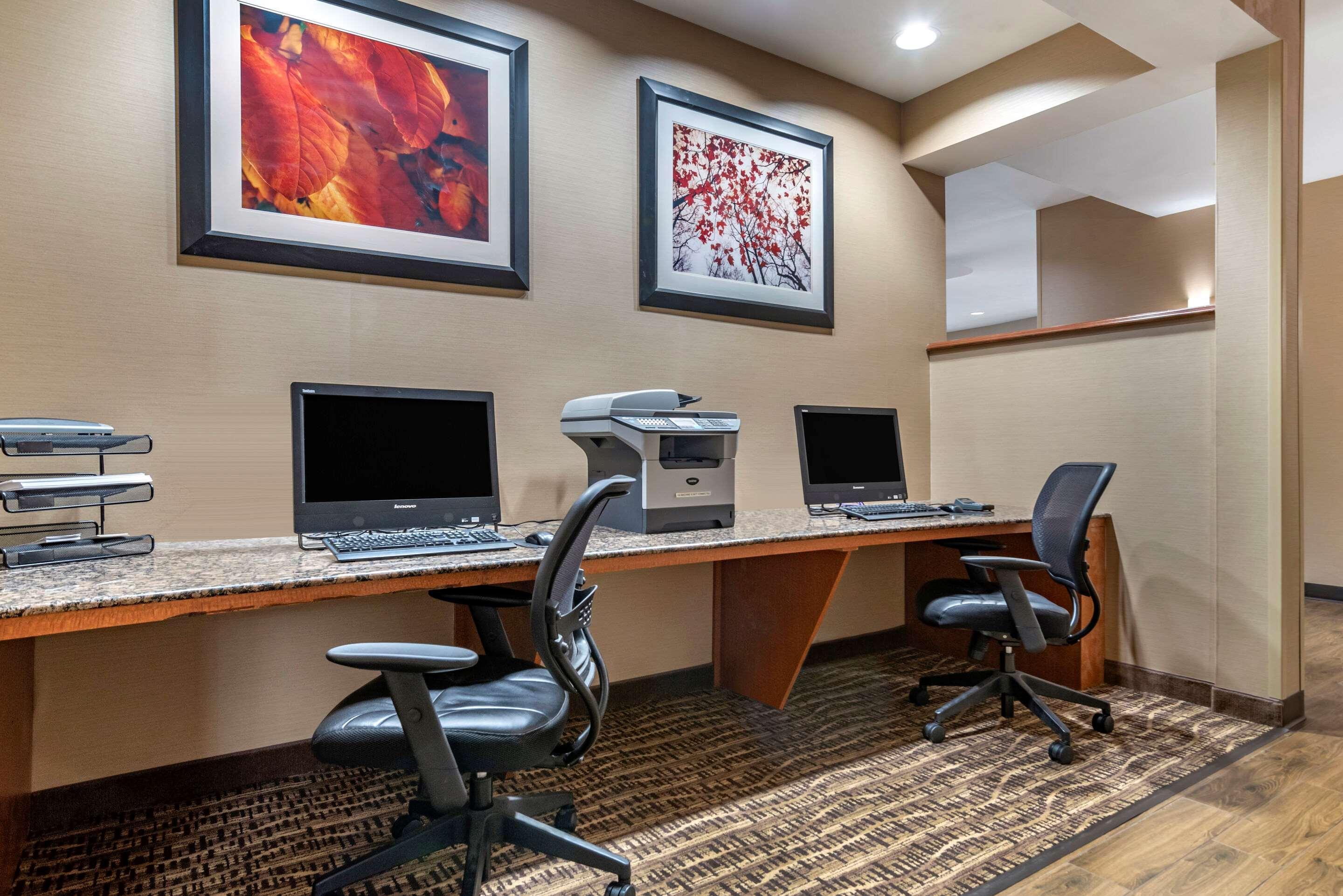Comfort Suites Airport Luckney Exteriér fotografie